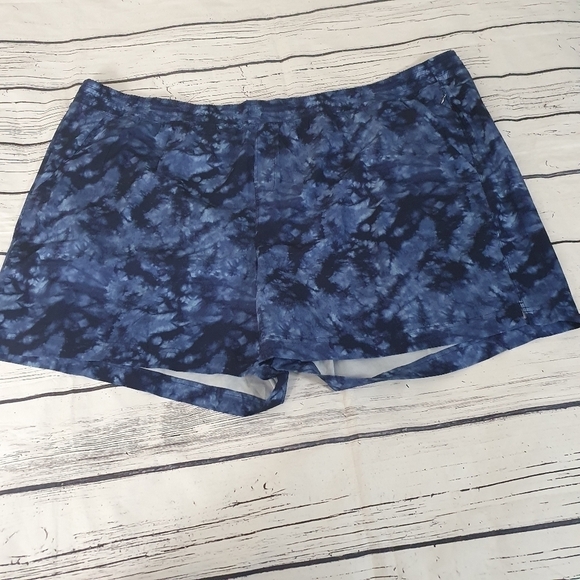 Old Navy Mid-Rise StretchTech Plus Size Shorts for Women Size 4X - Bundle - Picture 5 of 9